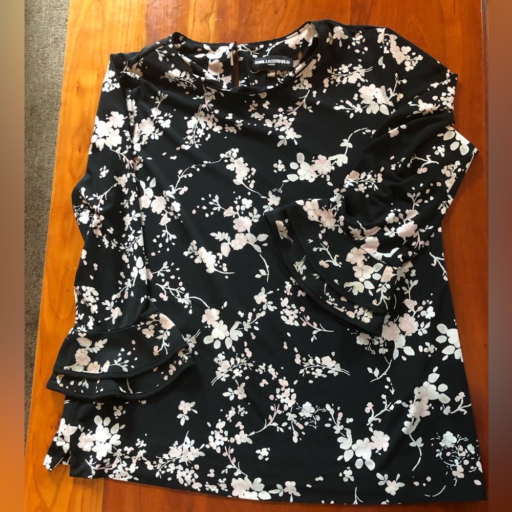 Karl Lagerfeld pullover too